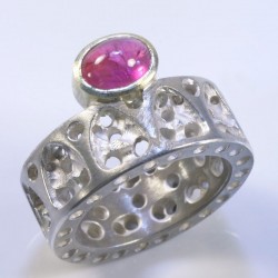  Ring, 925- silver, 750- gold, ruby