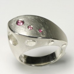  Ship ring, 925 silver, pink sapphires