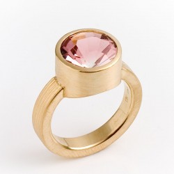  Ring, 750 gold, pink tourmaline